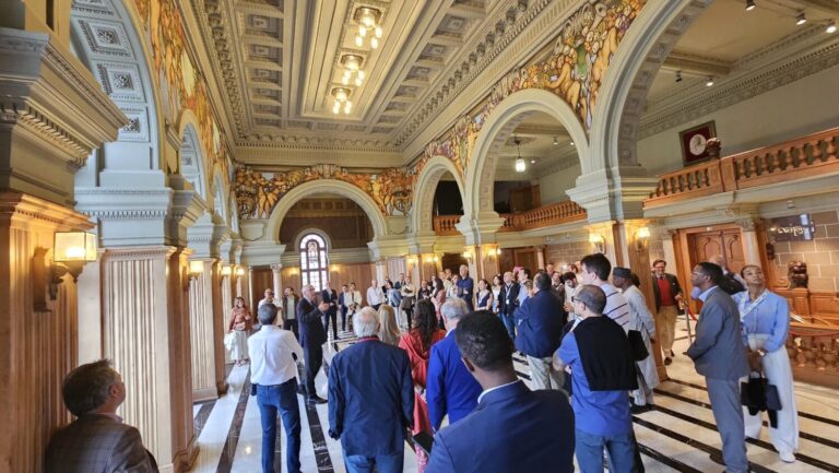 Televisiones del mundo descubren Vegueta junto al cronista Juan José Laforet