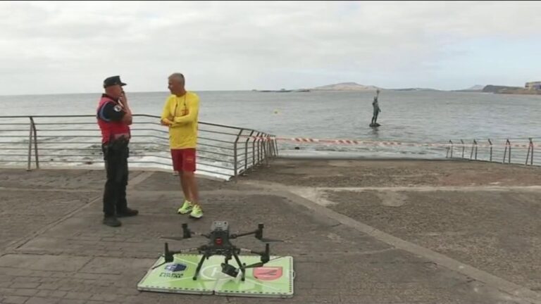 Melenara, Salinetas y San Agustín abren al baño tras el avistamiento de un tiburón