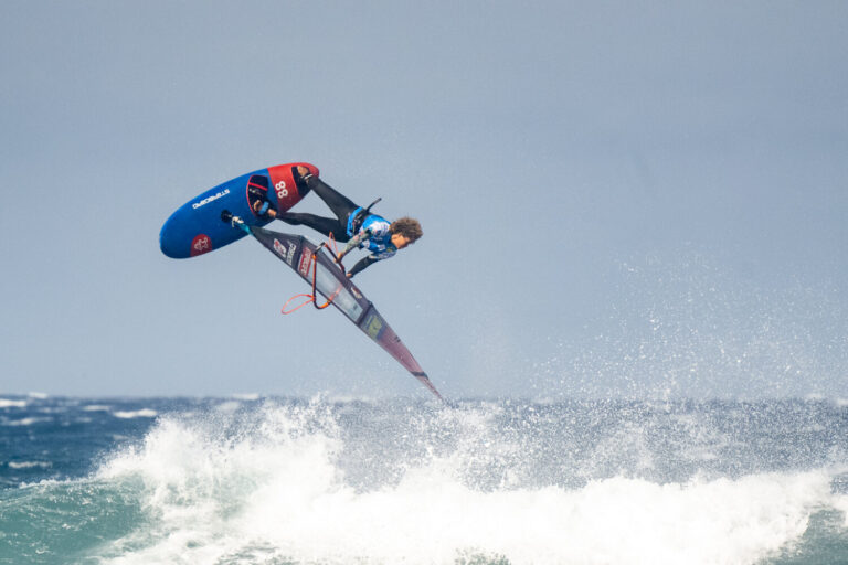 Marino Gil y Sarah-Quita Offringa se coronan en la Gran Canaria Gloria Windsurf World Cup 2024