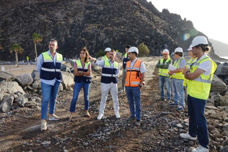 La escollera de la playa de Las Teresitas estará abierta a final de año