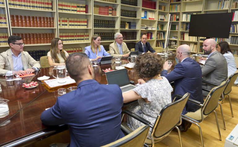 Las agencias de viajes piden una solución al retraso en los cobros del descuento de residente