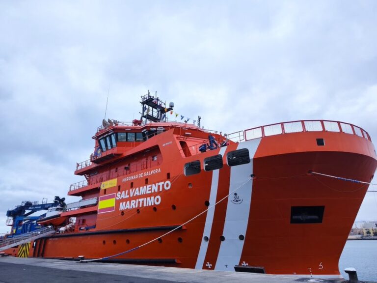 Salvamento presenta el primer buque civil del mundo pensado para operaciones con drones