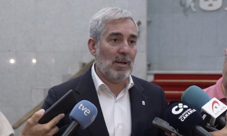 Clavijo cree que aún hay margen para que PSOE y PP acuerden el reparto de menores migrantes por decreto ley