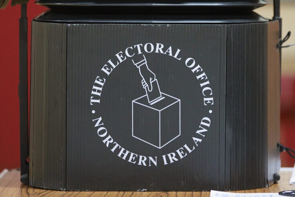 Reino Unido celebra elecciones 04 July 2024, United Kingdom, Belfast: A ballot box at Agape Centre in south Belfast ahead of polling stations opening in the UK 2024 General Election. Photo: Liam Mcburney/PA Wire/dpa 04/7/2024 ONLY FOR USE IN SPAIN