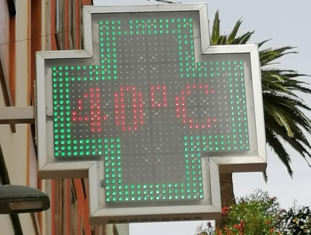 La Consejería de Sanidad del Gobierno de Canarias ha emitido avisos de riesgo para la salud por previsión de altas temperaturas