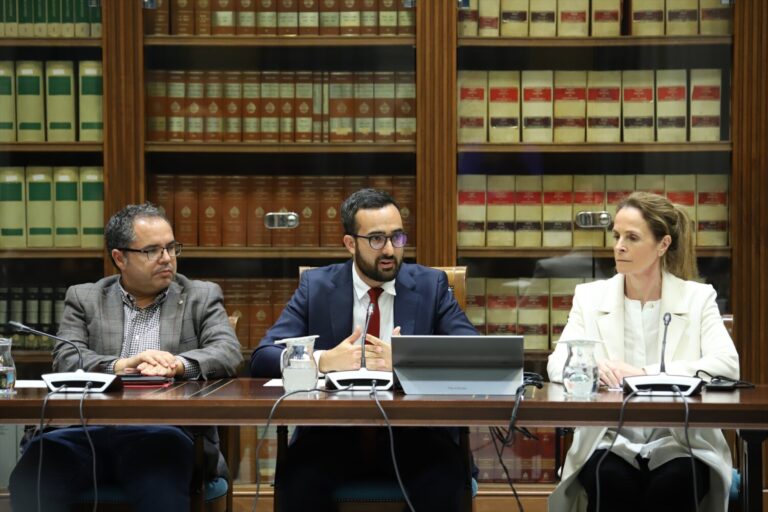 El Parlamento canario localiza a seis comparecientes de la comisión de investigación del ‘Caso Mascarillas’