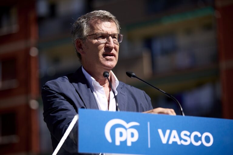 Feijóo confirma que las autonomías del PP acogerán los 400 menores que plantea el Gobierno
