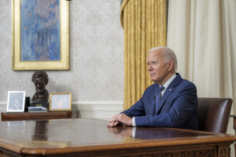 Biden suspende su campaña electoral tras dar positivo en Covid-19