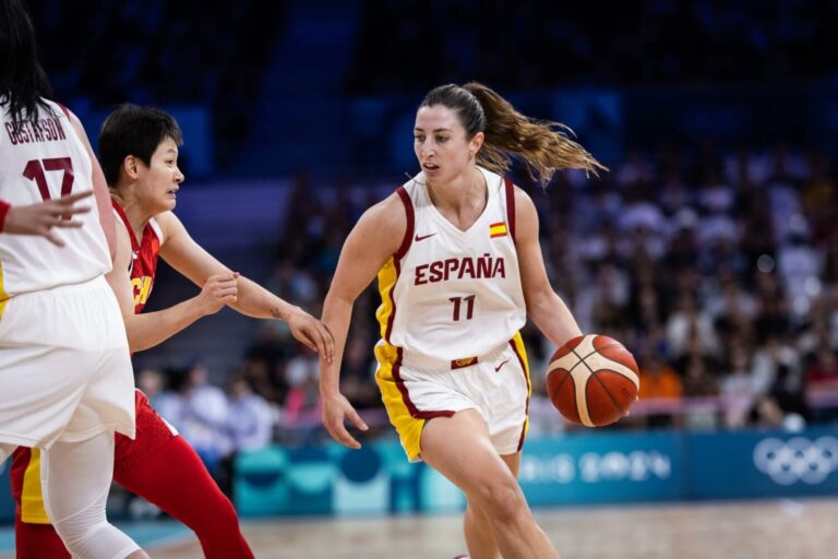 España doblega a China tras la prórroga en baloncesto femenino (90-89)