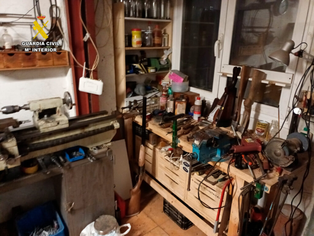 La Guardia Civil desmantela el mayor taller ilegal de armas de fuego en Las Palmas 