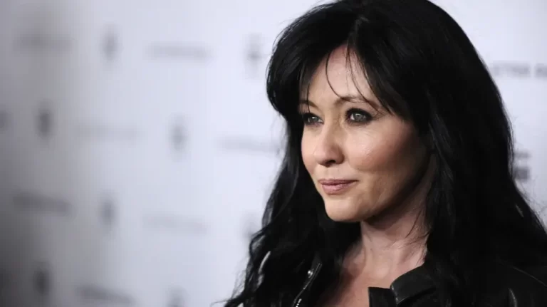 Muere Shannen Doherty, protagonista de Embrujadas y Sensación de Vivir, a los 53 años