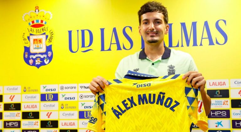 La UD Las Palmas presenta a Álex Muñoz