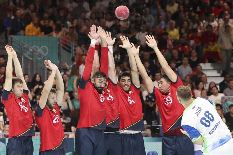 25-22. España despierta a tiempo