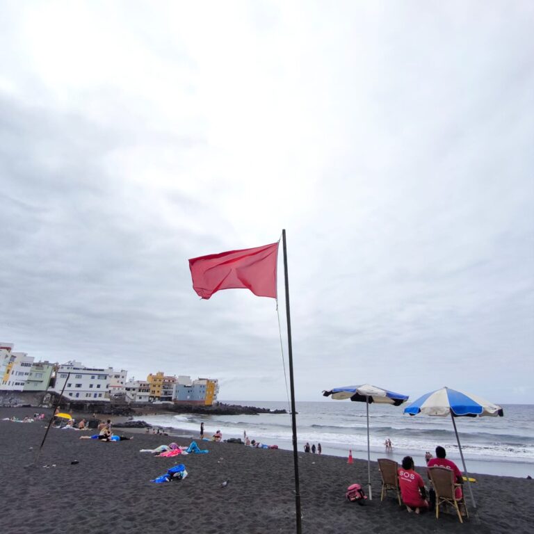 Cerrada indefinidamente Playa Jardín por contaminación con aguas residuales