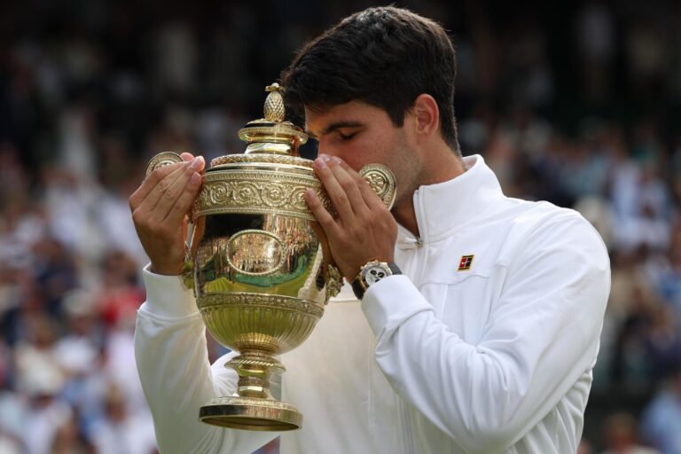 Alcaraz vence a Djokovic y gana en Wimbledon por segundo año consecutivo