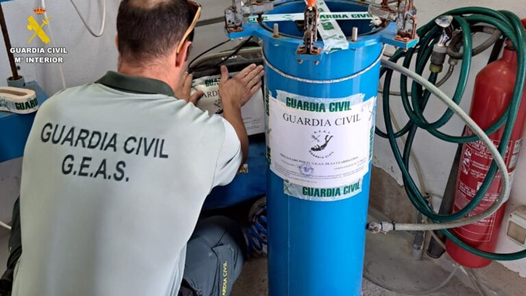 La Guardia Civil inspecciona los centros de buceo de la provincia de Las Palmas