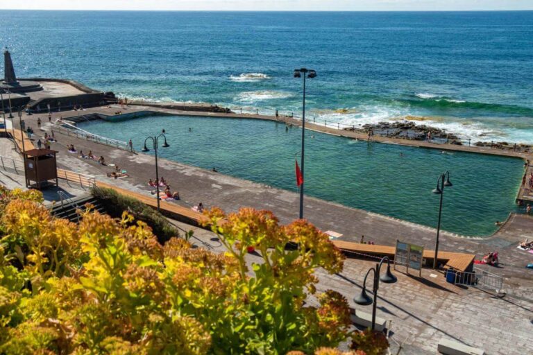 Rescatan un niño de 2 años con signos de ahogamiento en las piscinas de Bajamar