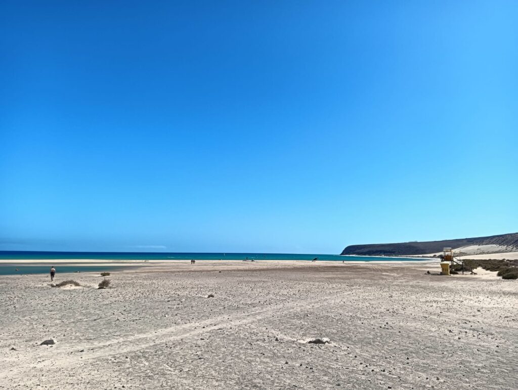 La mujer se encontraba en una zona de difícil acceso, por lo que se activó al helicóptero del GES