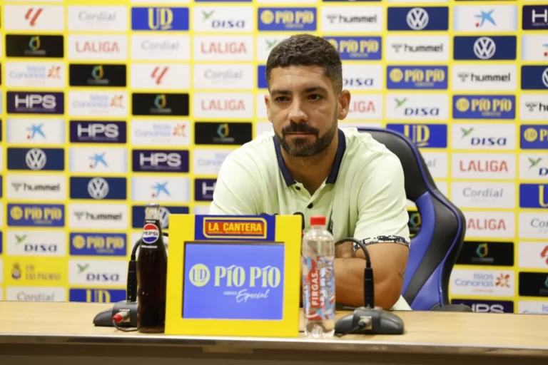 Álex Suárez no cree que Diego Martínez se juegue su futuro el domingo ante el Betis