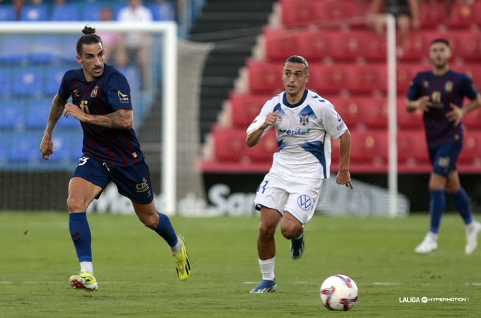 2-1. CD Eldense-CD Tenerife|Derrota del equipo de Óscar Cano en el estreno de la temporada