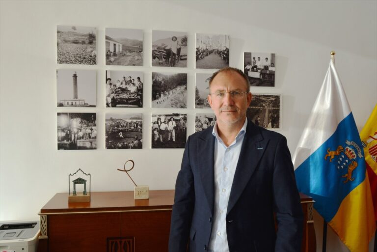El presidente del Cabildo de La Palma lamenta que Sánchez no tuviera “ni un minuto” para los afectados de volcán