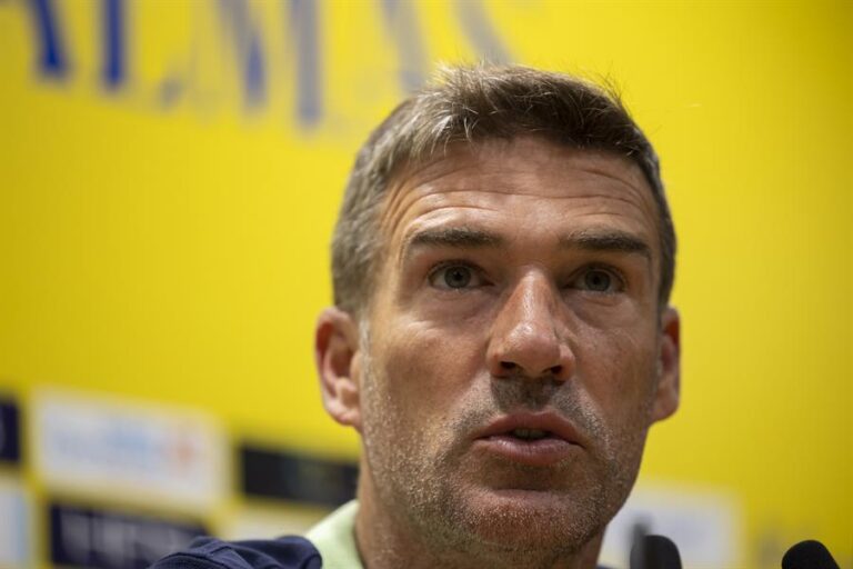 Carrión quiere un equipo que tenga el balón y presione alto al Real Madrid