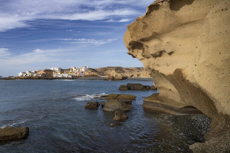 Desprendimientos en la playa de Tajao, Tenerife