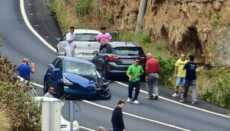Una mujer fallece y dos resultan heridas en un aparatoso accidente en Tenerife