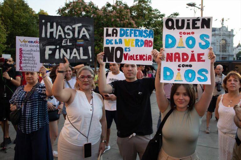 Canarias sale a la calle en apoyo a Venezuela