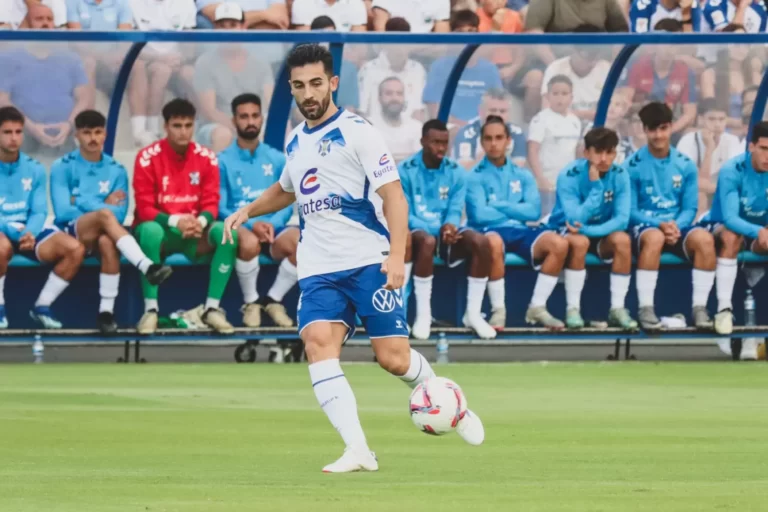 José León asegura que el Tenerife llega “con buenas sensaciones” al primer partido en Elda