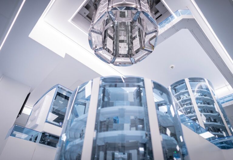 La Candelaria pone en marcha el primer sistema de automatización inteligente en los laboratorios