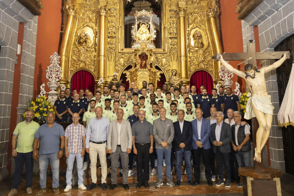 La UD Las Palmas ha visitado este martes a la Virgen del Pino, , tres días antes del partido con el que abrirá la temporada 2024-2025