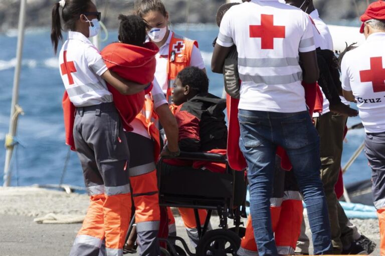 Llega un cuarto cayuco a El Hierro con 159 migrantes, con este la isla suma casi 500 este jueves