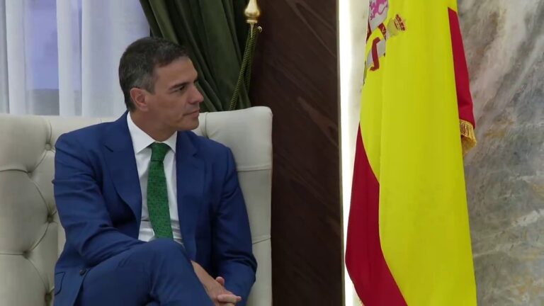 Pedro Sánchez visita Gambia y Senegal en la segunda jornada de su gira africana