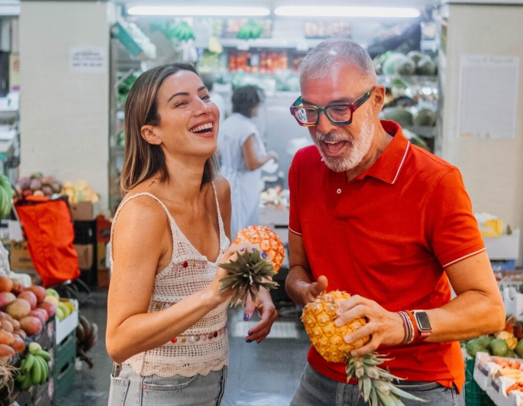 Catha González y Kiko Barroso, presentadores de 'Como en casa'
