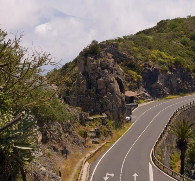Un senderista de 70 años resulta herido tras una caída en la Degollada de Peraza, La Gomera