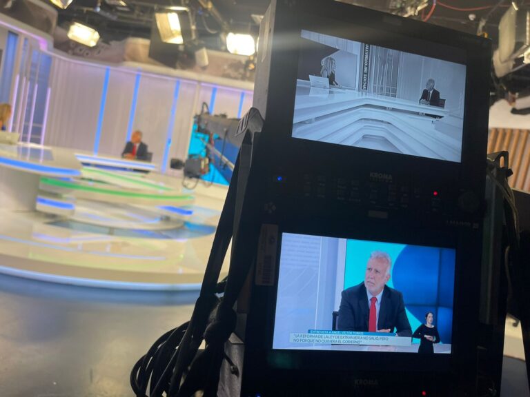 Ángel Víctor Torres: “Reconozco mi estupor al escuchar que se va a ir a la justicia por las competencias migratorias”