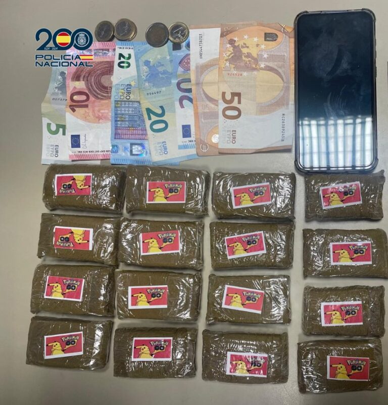 Detienen a un motorista por tráfico de drogas