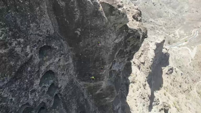 El Consorcio de Emergencias de Gran Canaria equipa una pared de 140 metros para rescate