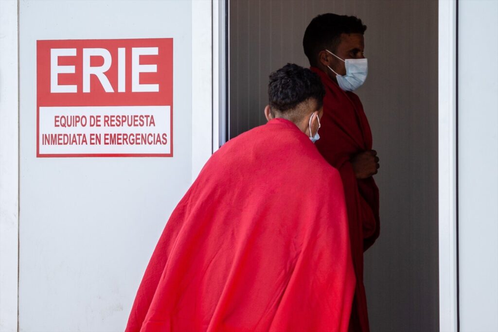 Migrantes en Arrecife. Fuente: EuropaPRESS