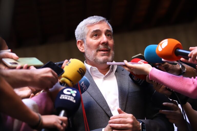 Clavijo ve con “optimismo” el acuerdo migratorio con el PP y lamenta los “ataques” de PSOE y NC-BC: “No va contra nadie”