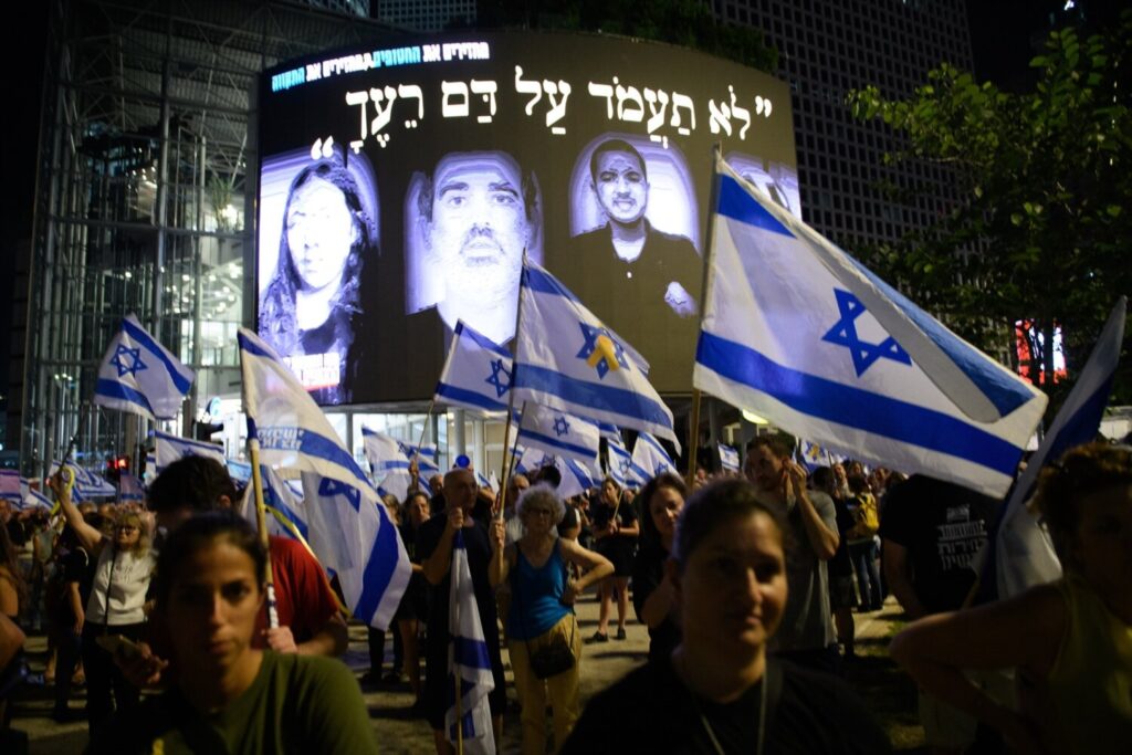 El presidente de la Histadrut, el sindicato más importante de Israel, ha anunciado este domingo una huelga general que comenzará el lunes en todo el país