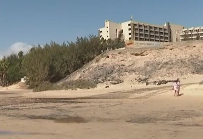 La playa de “La Barca”, en Fuerteventura sufre un vertido de aguas fecales