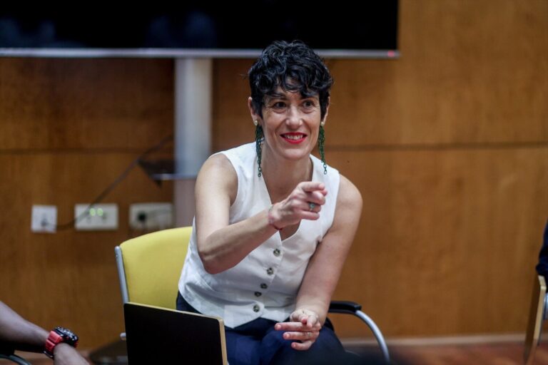 Saiz espera aprobar en octubre la reforma del Reglamento de Extranjería