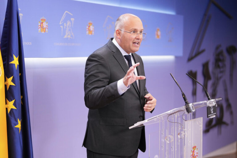 El PP suspende las conversaciones con el gobierno sobre la crisis migratoria en Canarias