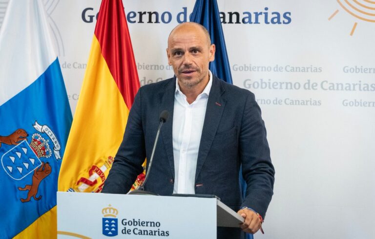 El Gobierno realizará contrataciones para atender a los menores migrantes