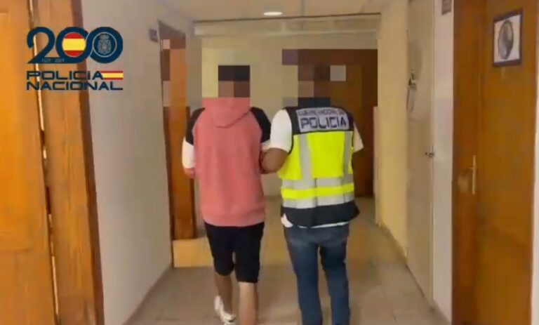 Tres detenidos por quemar un coche en Arrecife por un ajuste de cuentas