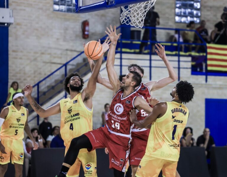 El Dreamland Gran Canaria golpea primero en la ida de la copa Isola (73-68)