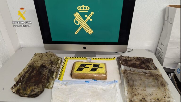 La Guardia Civil detiene a hombre con más de un kilo de cocaína y 30.000 euros en Agaete