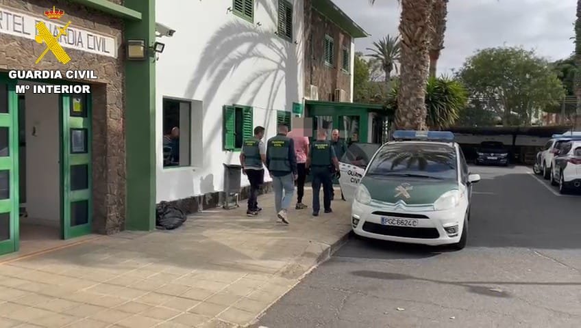 Detenidos en Fuerteventura por usar pasaportes y tarjetas bancarias falsificadas